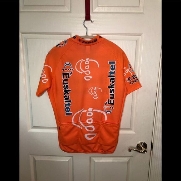 Etxeondo cycling shirt  - Picture 2 of 4